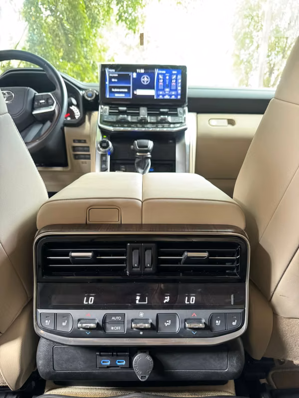 TOYOTA LANDCRUISER LC300 VX 2024