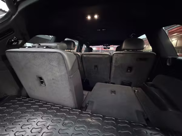 AUDI Q7 S-LINE