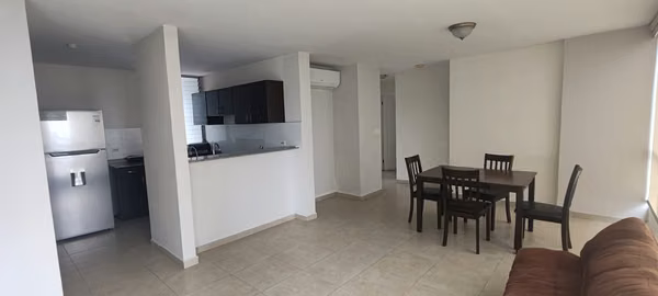 Alquiler en Avenida Balboa, 3 recamaras, con Línea Blanca y Área Social – $1,150