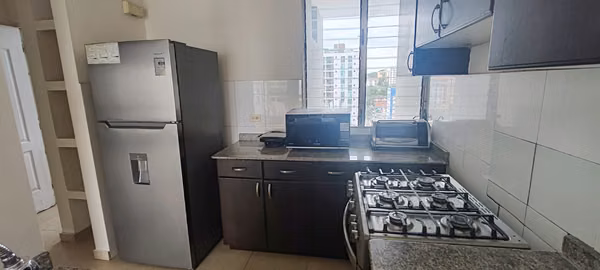 Alquiler en Avenida Balboa, 3 recamaras, con Línea Blanca y Área Social – $1,150