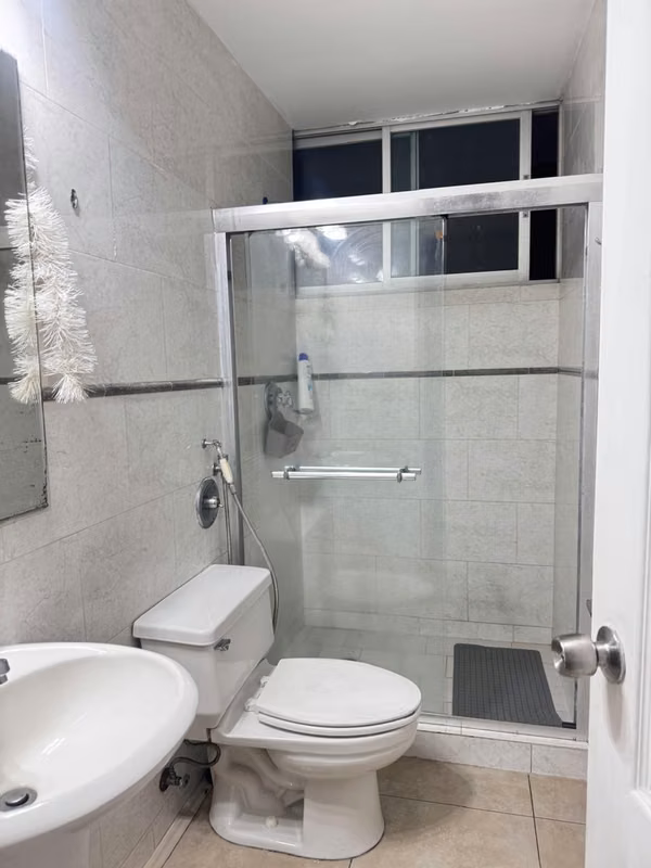 Alquiler en Avenida Balboa, 3 recamaras, con Línea Blanca y Área Social – $1,150