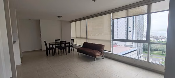 Alquiler en Avenida Balboa, 3 recamaras, con Línea Blanca y Área Social – $1,150