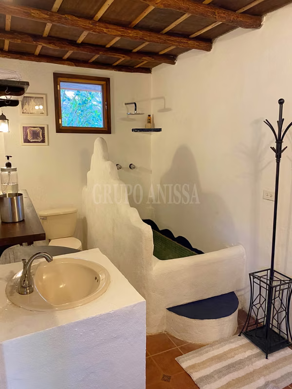 Cabaña is sold in Altos del Maria with stunning views