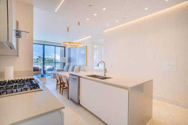OCEAN REEF-124; SEA HOUSE