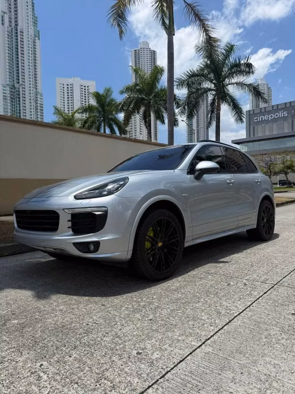 Porsche Cayenne S-E Hybrida