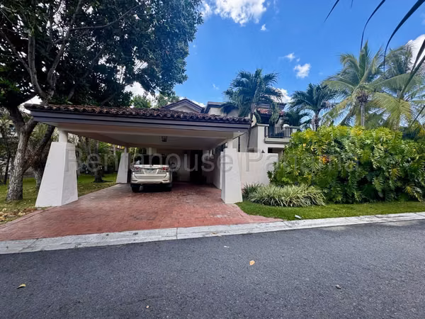 Casa en venta en Buenaventura YM