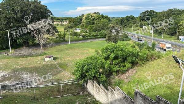 Sale of Land with improvements in San Carlos, facing the Pan-American Highway