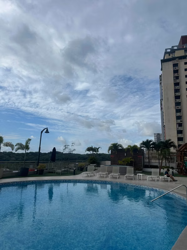 C251J IS RENTED LARGE APARTMENT WITH WHITE LINE IN VILLA OF THE FOUNTAIN