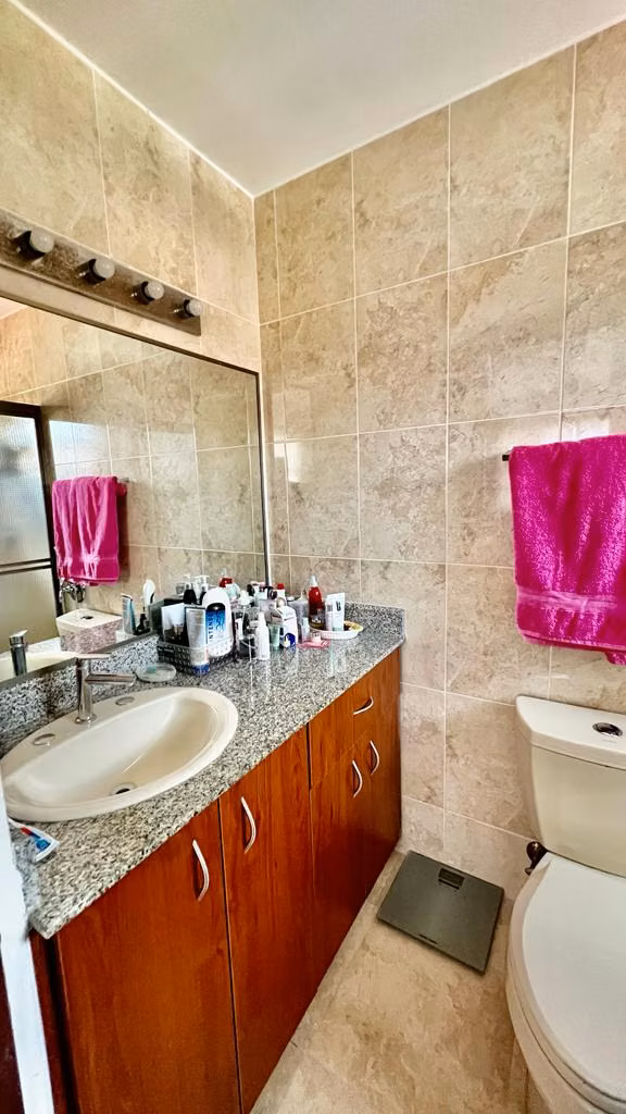 SE VENDE CASA LAS CUMBRES MIRADOR DEL LAGO  3 HABITACIONES