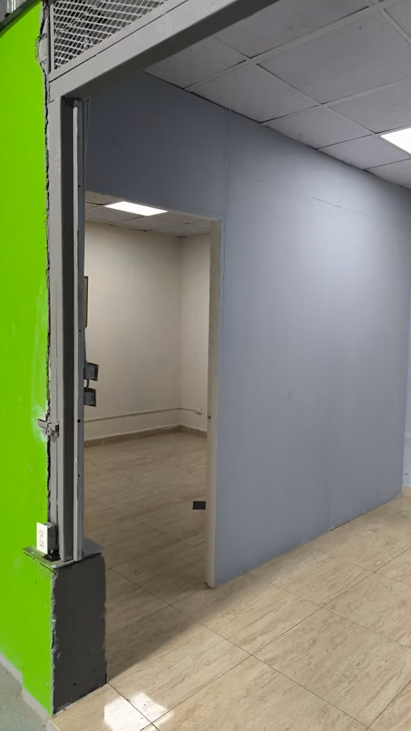 JUAN DIAZ/ GALERA 200M² / OFICINA / A/C / CERCA METRO