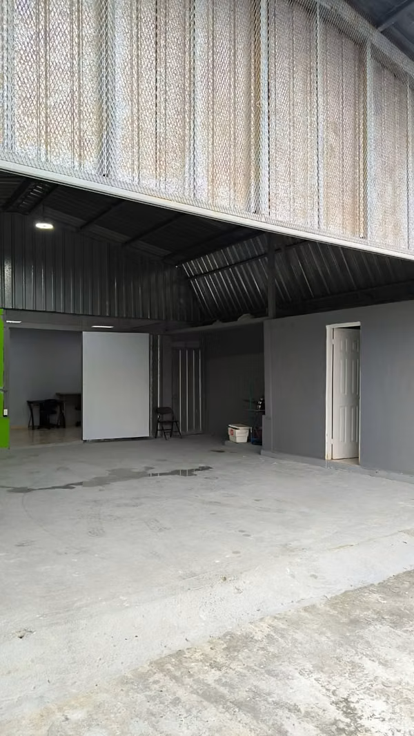 JUAN DIAZ/ GALERA 200M² / OFICINA / A/C / CERCA METRO
