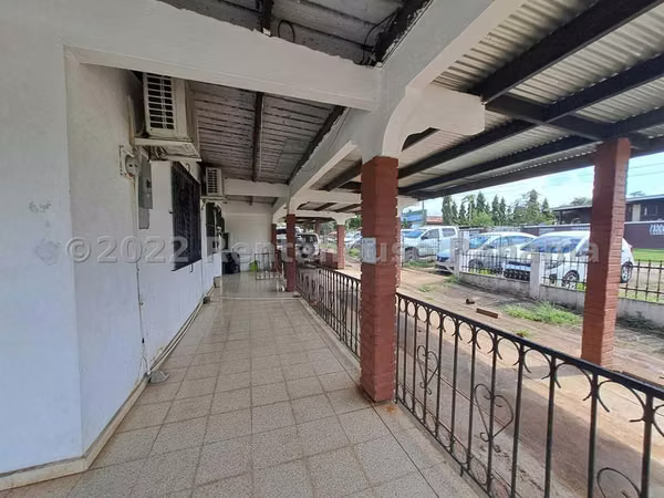 Casa Comercial En Alquiler En La Chorrera ABS