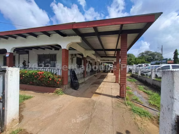 Casa Comercial En Alquiler En La Chorrera ABS