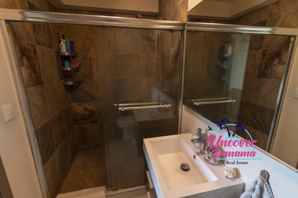 Elegant Contemporary Ocean-View Apartment in La Ensenada, PH Galeones