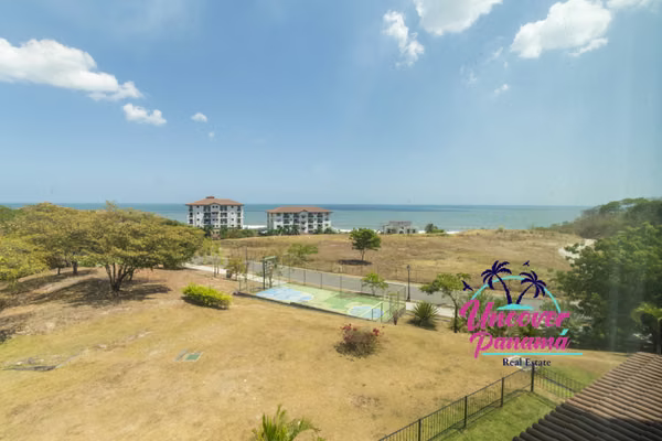 Elegant Contemporary Ocean-View Apartment in La Ensenada, PH Galeones