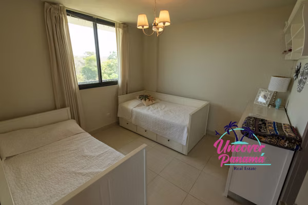 Elegant Contemporary Ocean-View Apartment in La Ensenada, PH Galeones