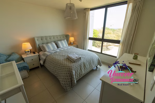 Elegant Contemporary Ocean-View Apartment in La Ensenada, PH Galeones
