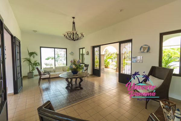 Elegant Contemporary Ocean-View Apartment in La Ensenada, PH Galeones