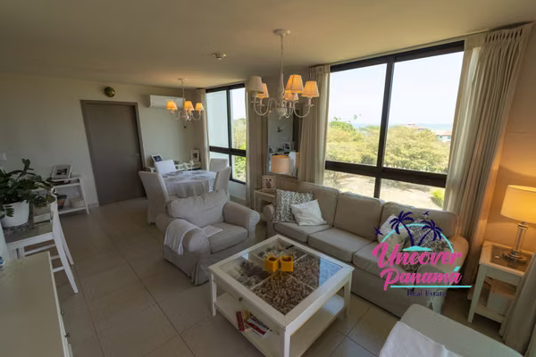 Elegant Contemporary Ocean-View Apartment in La Ensenada, PH Galeones