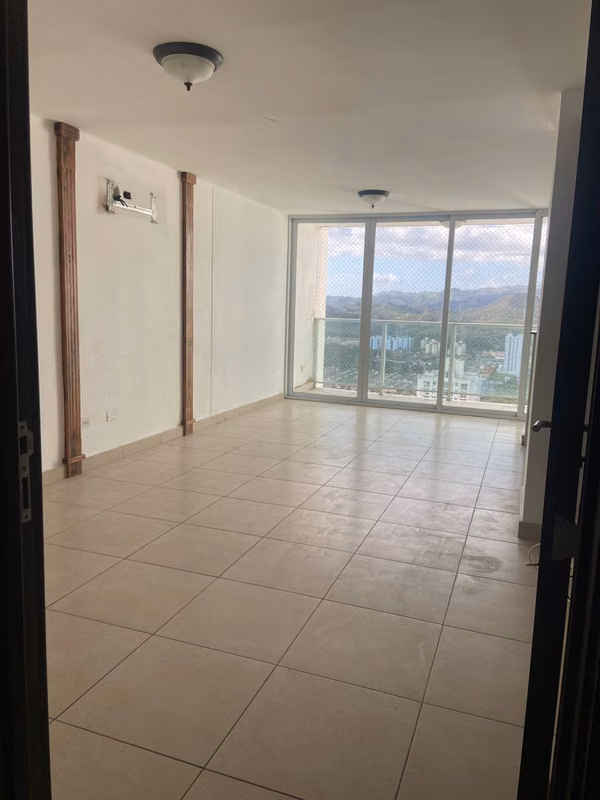 Venta de Apartamento en P.H. Kings Park – Torre 200, Condado del Rey