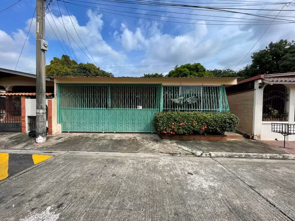 Sale of House in Santa Elena
