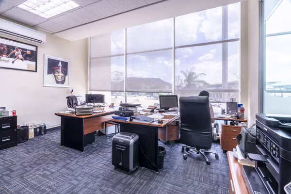 Se Vende Edificio Comercial en Albrook con Operación Activa