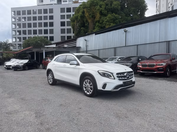 MERCEDES BENZ GLA 2019