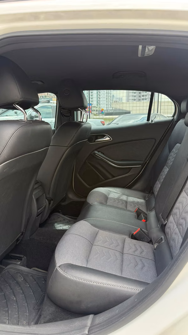MERCEDES BENZ GLA 2019