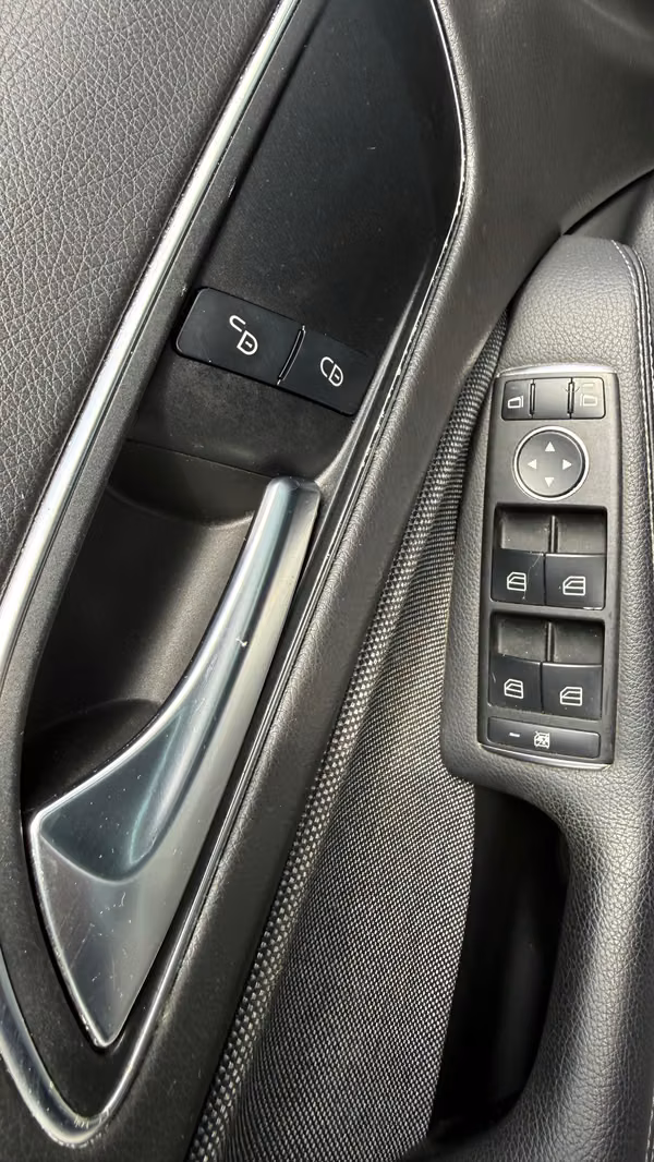 MERCEDES BENZ GLA 2019