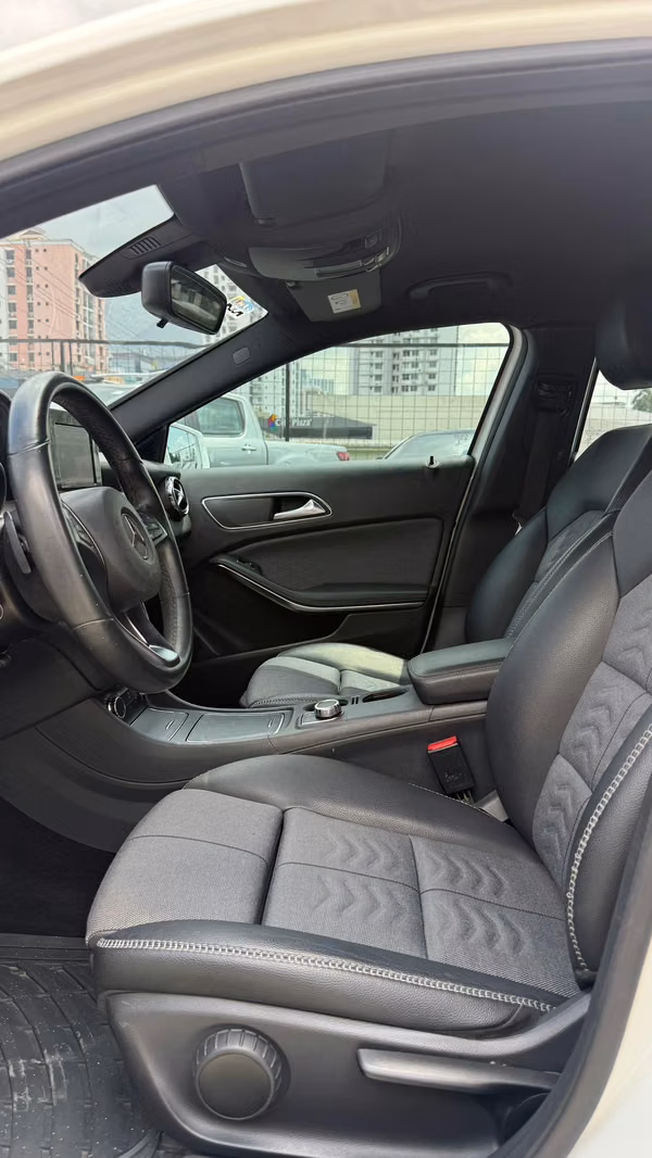 MERCEDES BENZ GLA 2019