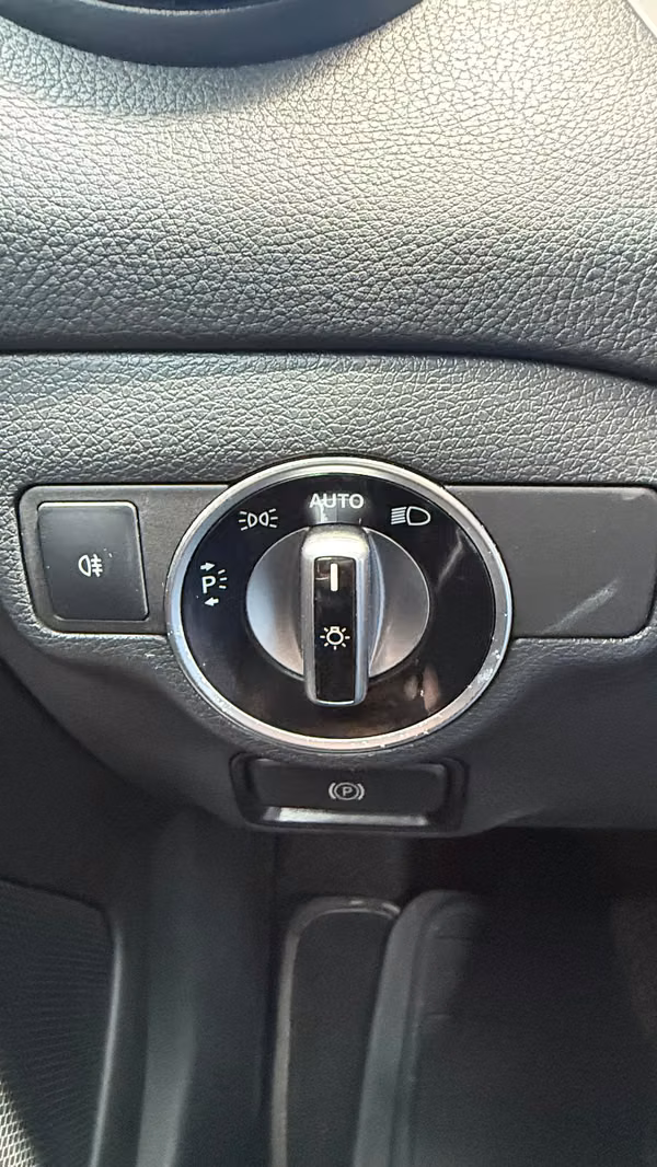 MERCEDES BENZ GLA 2019