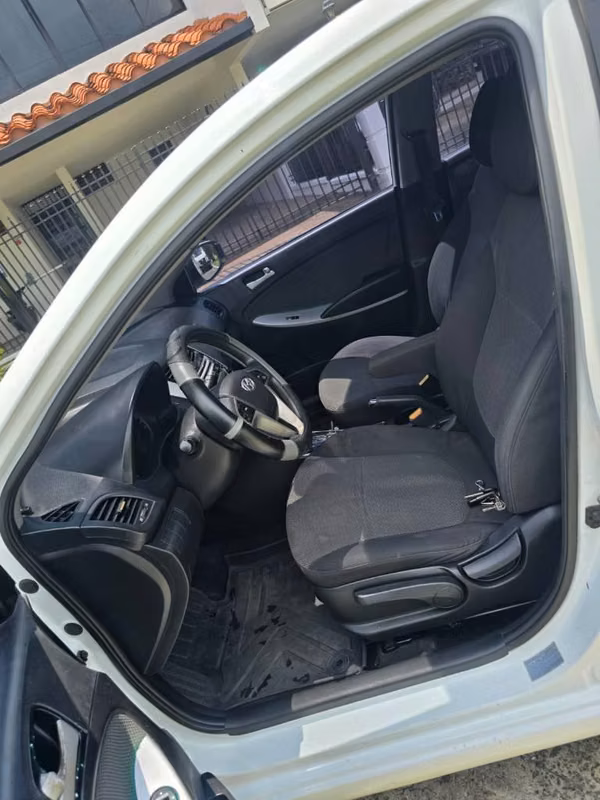 Hyundai Accent 2015 Automática