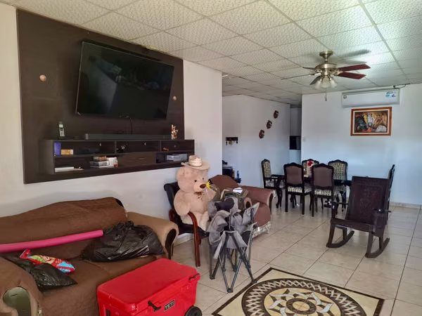 For Sale House in Las Tablas