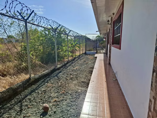 For Sale House in Las Tablas