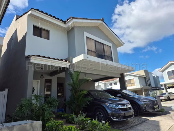 House for Sale in Brisas Del Golf JG