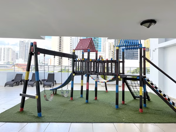 Espacioso apartamento en calle 50 para alquiler 169m2