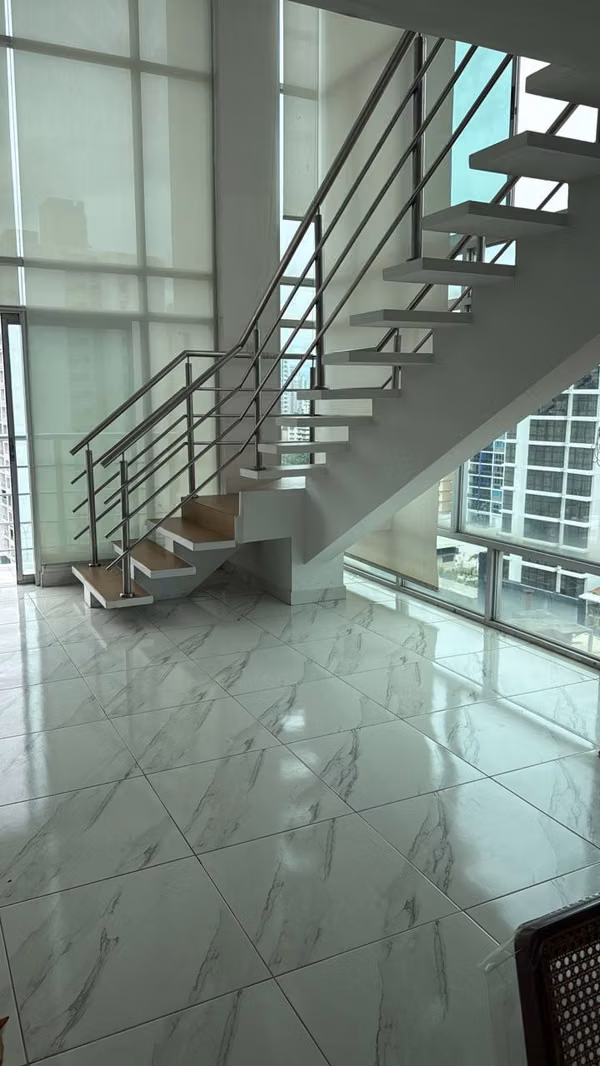 For sale apartament via Argentina