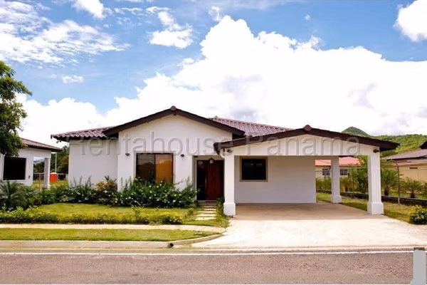 House for Sale in Penonome JG