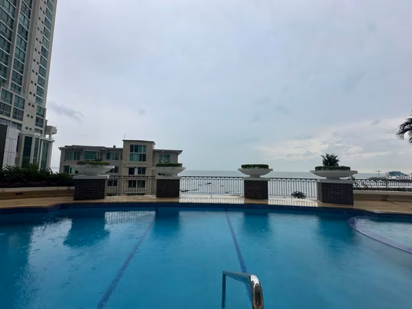 Sale of Apartment in Pacific Point Torre 300 with sea view