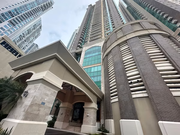 Sale of Apartment in Pacific Point Torre 300 with sea view