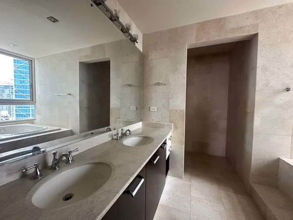 Sale of Apartment in Pacific Point Torre 300 with sea view