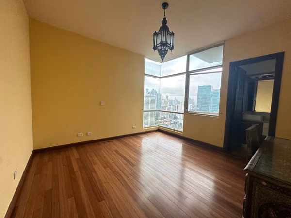 Sale of Apartment in Pacific Point Torre 300 with sea view