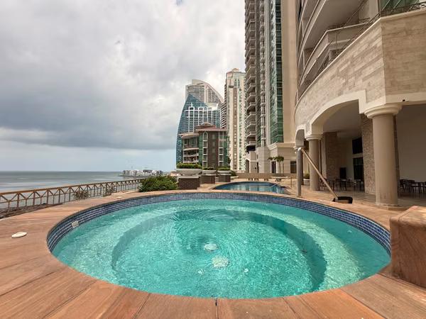 Sale of Apartment in Pacific Point Torre 300 with sea view