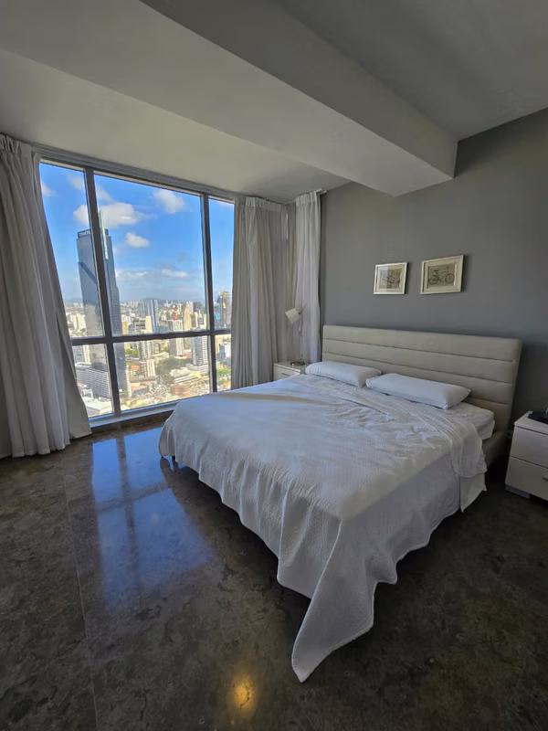 SE VENDE LINDO APARTAMENTO AMOBLADO EN PH YOO, AV. BALBOA