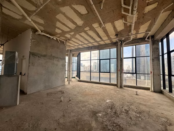 Sale of 2 Penthouse in grey work with direct lift - P.H. Downtown
