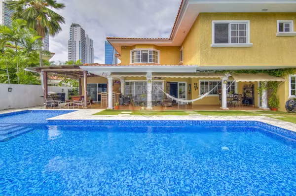 SINGLE-FAMILY HOME IN COSTA SERENA - 661 SQM - 4 BEDROOMS - $1,120,000 DL