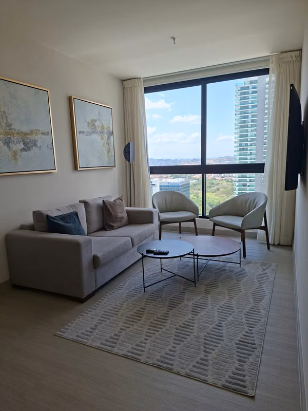 For Sale Stylish 2-Bedroom Apartment in PH Arcadia with Panoramic Views
