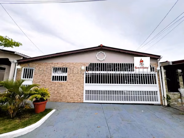 House for sale in Brisas del Golf MS