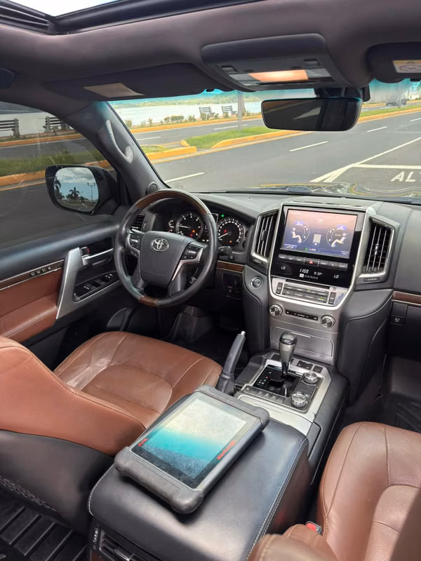 Toyota Land Cruiser vx 2016
