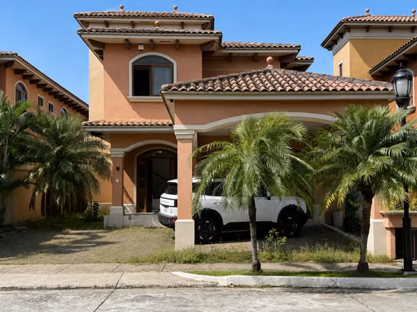 Casa en El Doral, Costa Sur | 323 m² | 434 m² de terreno